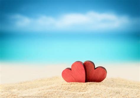 Two Hearts On The Summer Beach — Stock Photo © Catwoman10 95266442