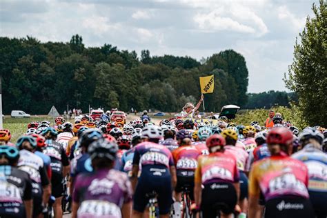 Tour De France Femmes Avec Zwift Une Cinqui Me Tape Pour Les Baroudeuses Ou Les Sprinteuses