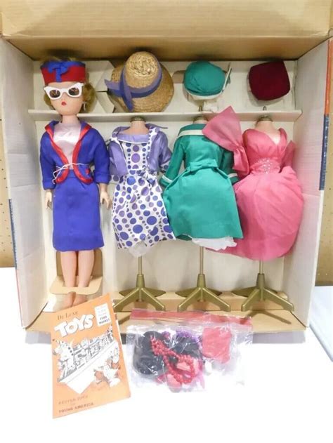 Vintage 1962 Deluxe Reading Candy Fashion Set Doll W 4 Outfits And Box