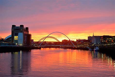 Newcastle Quayside Sunset Looking Up The River Tyne As A G Flickr