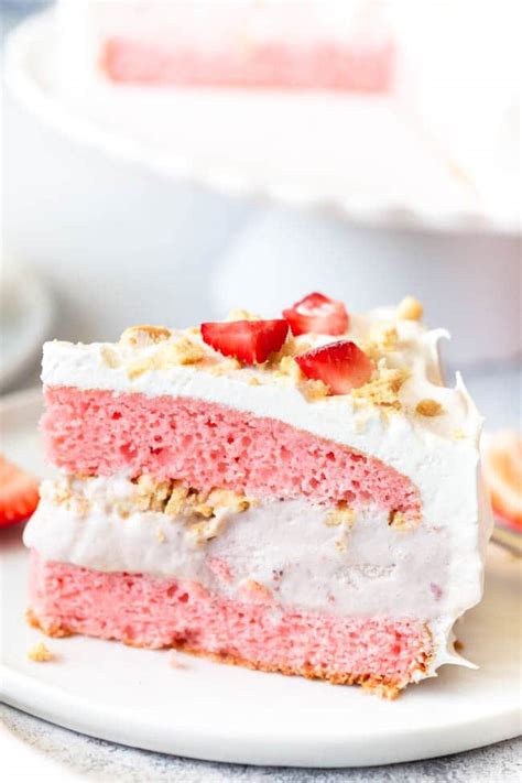 Details More Than 69 Strawberry Cream Birthday Cake Latest