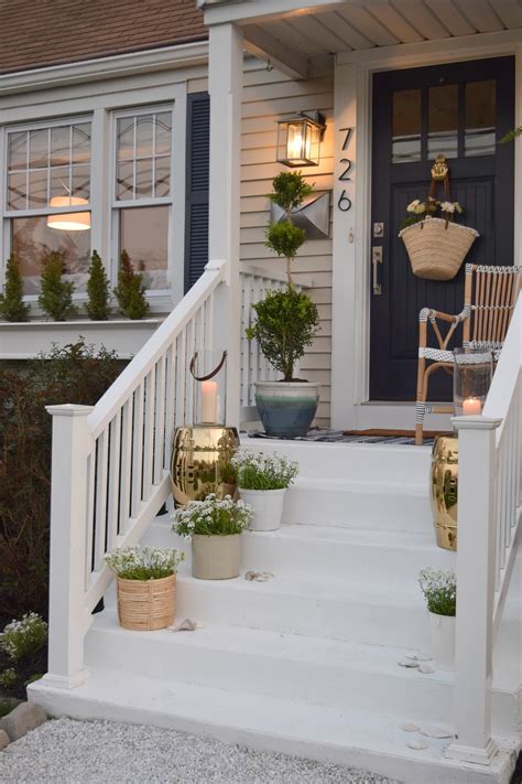 10 Outdoor Small Front Porch Decorating Ideas