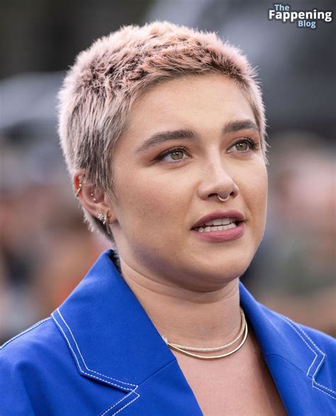 florence pugh flaunts her tits and legs at the “oppenheimer” premiere in