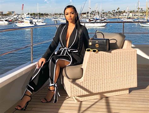 Jordan Craig Shows Off Her Spectacular Figure In Mini Dress — Classy Photos Even Have Some Khloe