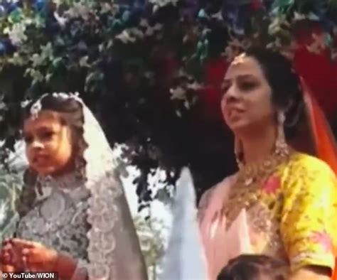 Eight Year Old Indian Heiress To Diamond Firm Gives Up Her Fortune To Become A Nun Daily Mail