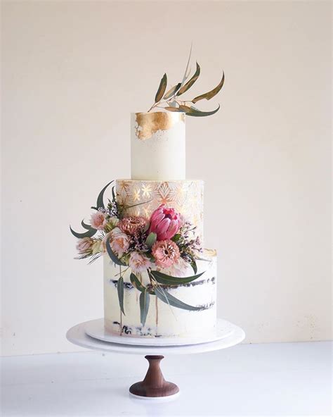 At the wedding, they had a three tier cake, each with a different flavour, so naturally i had to try them all. Canberra Cake Designer στο Instagram: "Hannah and Josh 's ...