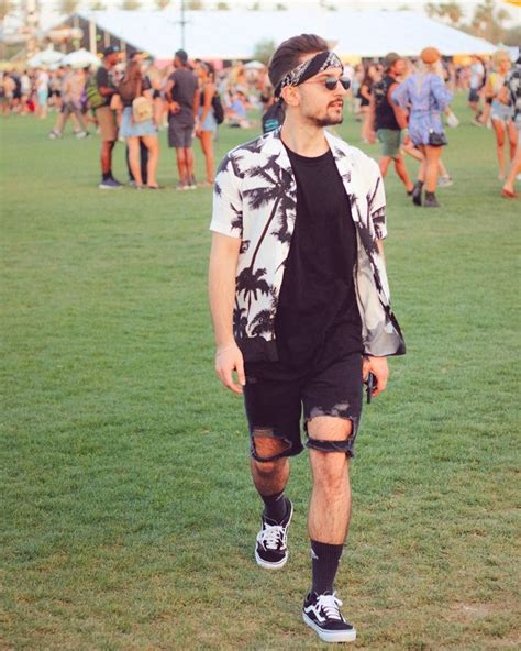 Looks Masculinos Do Coachella 2018 Em 2020 Com Imagens Looks