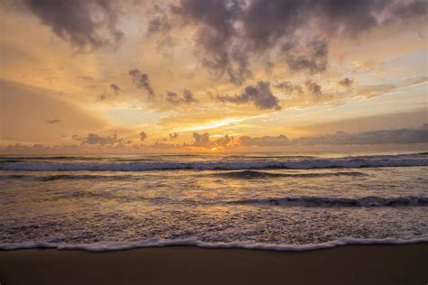 4 Perfect Sunrise Spots On The Gold Coast Tean