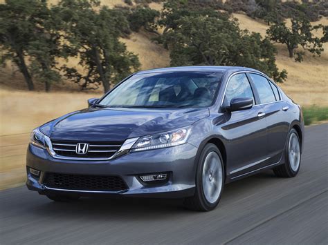 Track Week: 2013 Honda Accord Sport reviewed on Race Track - The Fast