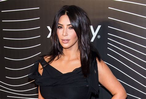 Watch Kim Kardashian Meet Her Doppelgänger Irl Its Really Awkward