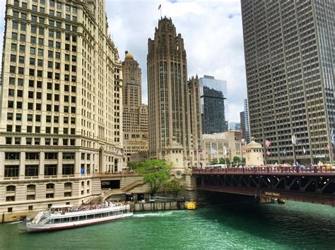 The 10 Best Chicago Sights And Historical Landmarks To Visit 2023
