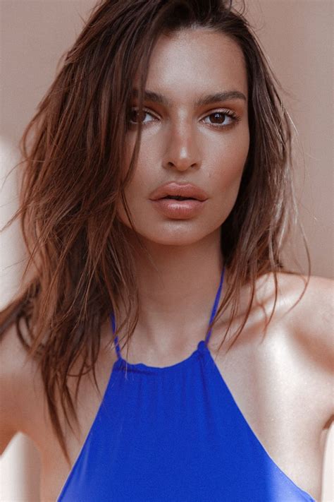 Emily Ratajkowski Showing Off Her Gorgeous Body In Sexy Swimwear The Fappening