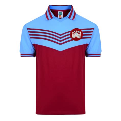They moved to the boleyn ground in 1904, which remained their home ground for more than a century. West Ham United 1976 PK shirt | West Ham United Retro ...