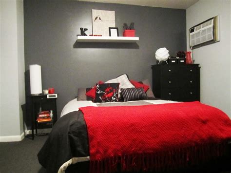 11 Stunning Red And Black Bedroom Ideas - Homebliss