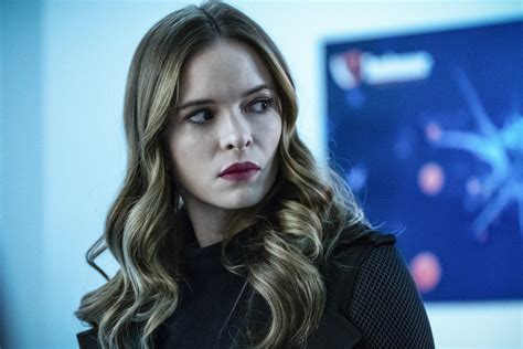 The Flash Things Get Frosty In The New Promo Photos For Season