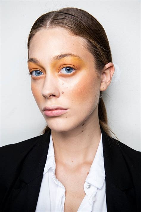 7 Makeup Trends We Saw On The Spring 2019 Runways We Cant Wait To Try