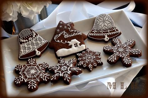 We offer an extraordinary number of cookie and cake decorating stencils. My little bakery 🌹: Mini Christmas cookies for tree decoration..
