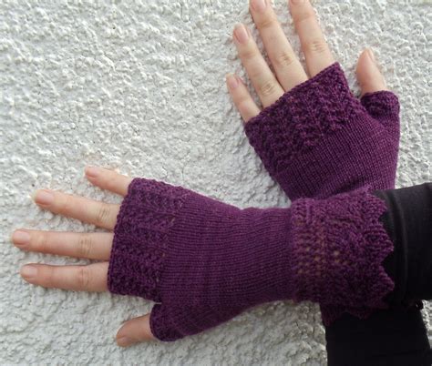6 shaping top of the knit super bulky toddler mittens: A simple and useful bulky fingerless gloves knitting ...