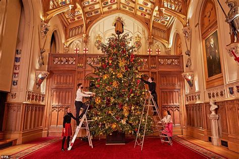 Windsor Castle Christmas Decorations Are Unveiled Readsector