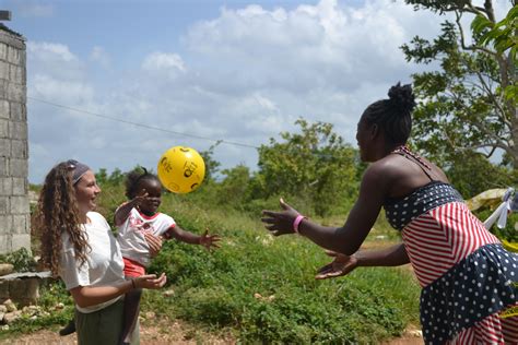 Voluntariado Con Niños En Jamaica Projects Abroad