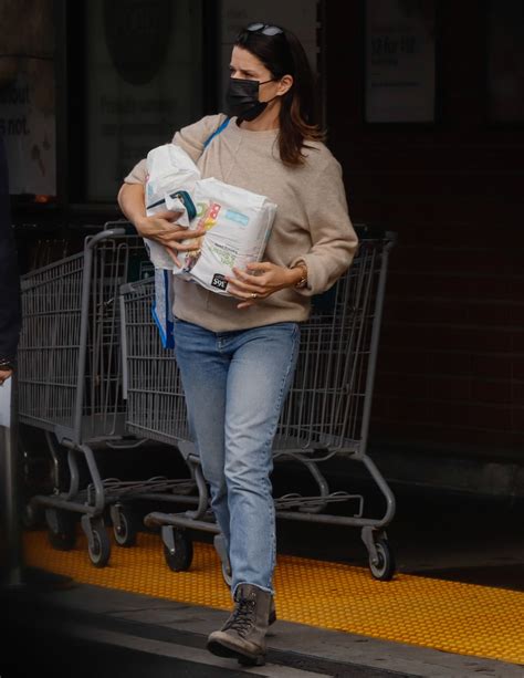 Neve Campbell And Jj Feild Shopping At Whole Foods In Los Angeles Hawtcelebs