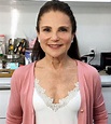 Tovah Feldshuh Pays Tribute to Mom in Memoir - Jewish Exponent