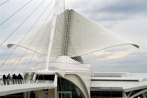 Milwaukee museum of art can trace its roots all the way back to 1888 as the city's first art gallery, yet its striking modern façade is one of the museum's most compelling exhibits. 50 Exquisite PHOTOS of Milwaukee Art Museum, A Must See ...