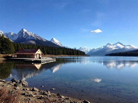 Maligne Lake Canada I Would Love To Live Here Maligne Lake
