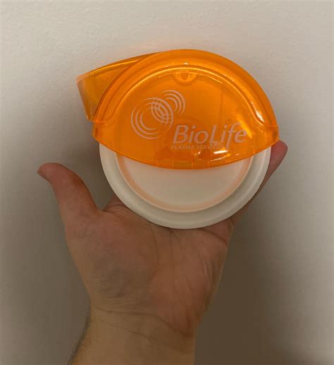 Got this from a BioLife gift bag, the white part spins around like a
