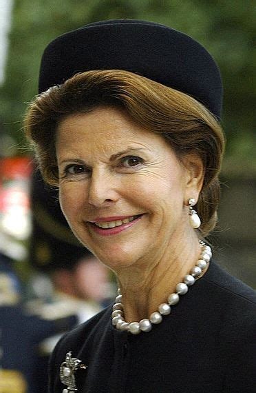 Queen Silvia Of Sweden September 16 2003 Pearl Necklace And Pearl Drop