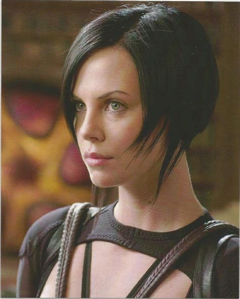 Aeon Flux Charlize Theron Close Up 8 X 10 Laminated Photo 003 At Amazons Entertainment