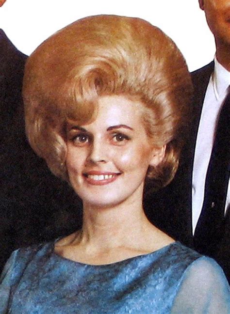 35 Interesting Vintage Snapshots Of 1960s Women With Bouffant Hairstyle ~ Vintage Everyday