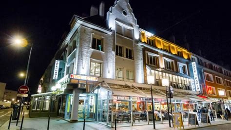 The restaurant offers an outdoor terrace overlooking. Café de Paris in Calais - Restaurant Reviews, Menu and ...