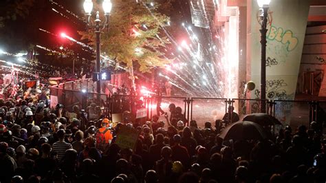 Portland Protest Photos Federal Forces Clash With Demonstrators The