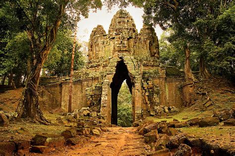 35 Amazing Photos From The Ruins Of Angkor Wat Vishnu Temple In Cambodia