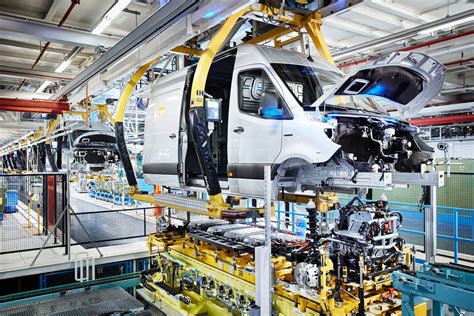 Im Daimler Werk Düsseldorf startet Produktion des e Sprinter