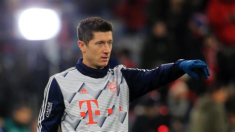 Our group works in two distinct, but complementary, areas of science, experimental cold molecular physics and physics education research. FC Bayern - Berater: Robert Lewandowski war für Leverkusen ...