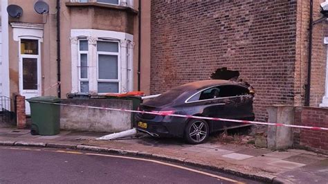 Car Smashes Into Newham House In Early Hours Bbc News