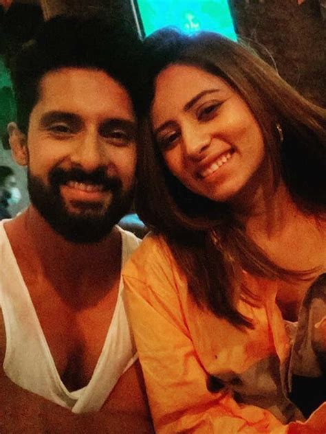 Ravi Dubey And Sargun Mehta Ring In Their 7th Wedding Anniversary The