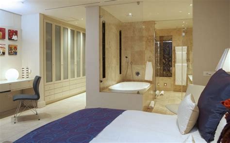 I love the way this curved bathroom wall adds a softness to the design of the bedroom and allows a cool shaped shower. Master Bedrooms with luxury bathrooms | Inspiration and ...