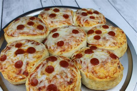 Easy Cheesy Biscuit Pizza Recipe For Kids Mom Wife Busy Life