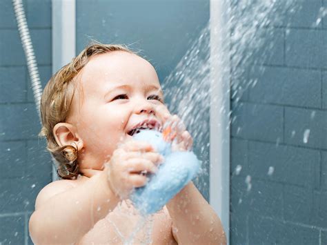 A 'top and tail' wash every day will do just fine. Baby Bath Basics | BabyCenter