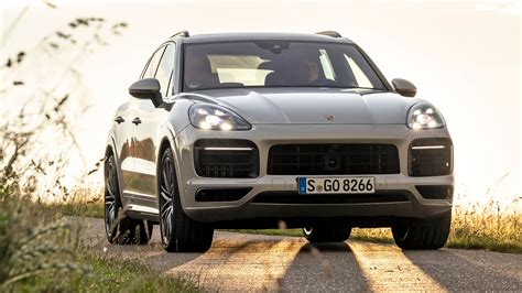 2022 Porsche Cayenne Buyers Guide Reviews Specs Comparisons