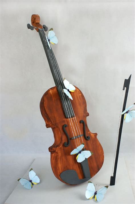 How is a violin tuned? Violin Cake Structure - Verusca Walker