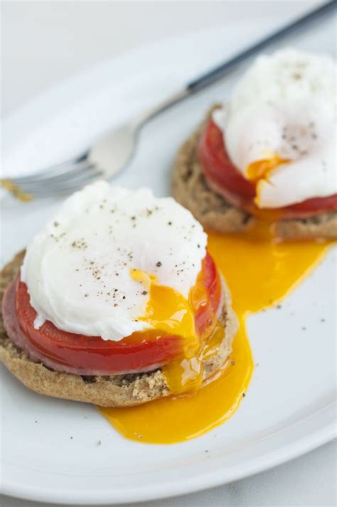 Tomato Ham And Poached Egg English Muffin Recipe Skinny Taste