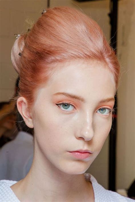 Every Makeup Look You Need To See From The Spring Shows Makeup Looks Makeup Trends Long