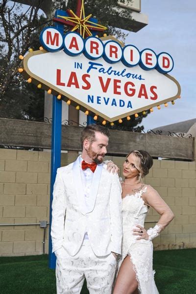 Uk Couples Wedding Guide For A Las Vegas Elopement