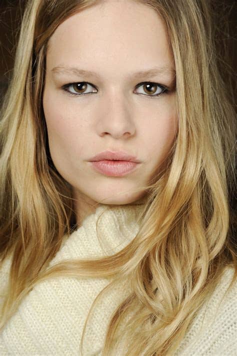 Dark blonde hair and medium blonde hair are some of the most beautiful colors you can get at a salon. Honey Blonde Hair: 5 Ways to Extend Your Blonde into Fall