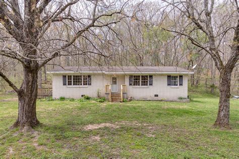 Country Home With Acreage For Sale In Linden Tennessee