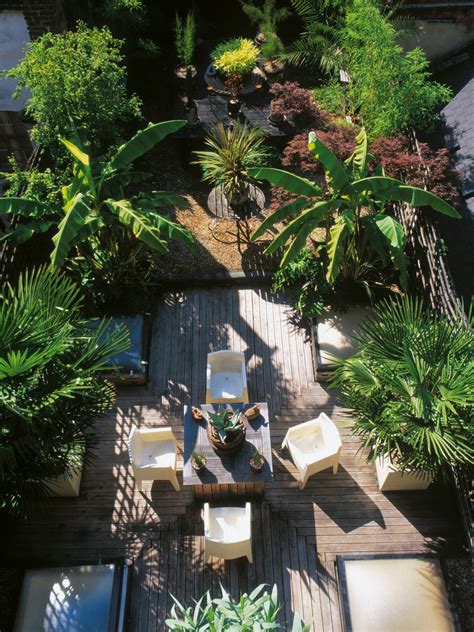 20 Amazing Tropical Landscaping Ideas To Make Beautiful Garden